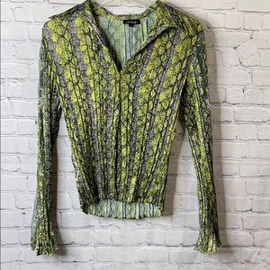 Shiko green snake print blouse sz small